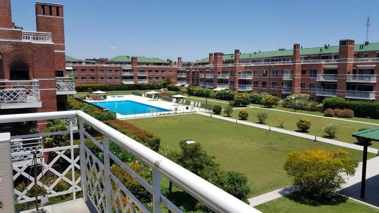 Solares San Isidro — Edificio de Viviendas